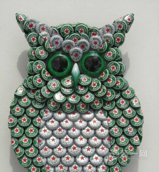 把啤酒瓶盖都攒起来,然后做成一个风铃,叮铃叮铃,文艺小清新风.