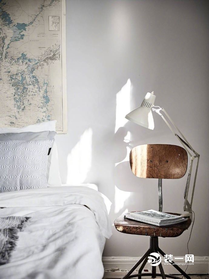 卧室床头灯需要吗 白光还是暖光科学选择好看又护眼